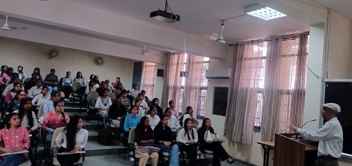 Vineet Raj Kapoor Encourages GGSCW Students to Embrace Creative Careers